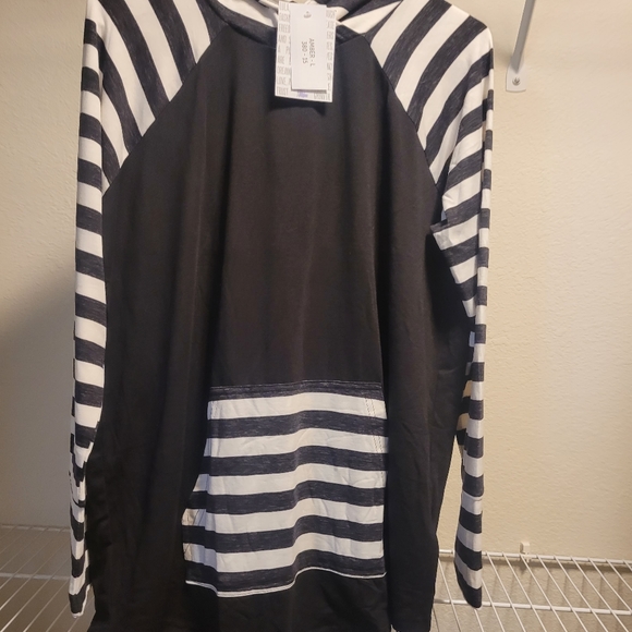 Lularoe Amber Hoodie - Picture 1 of 4